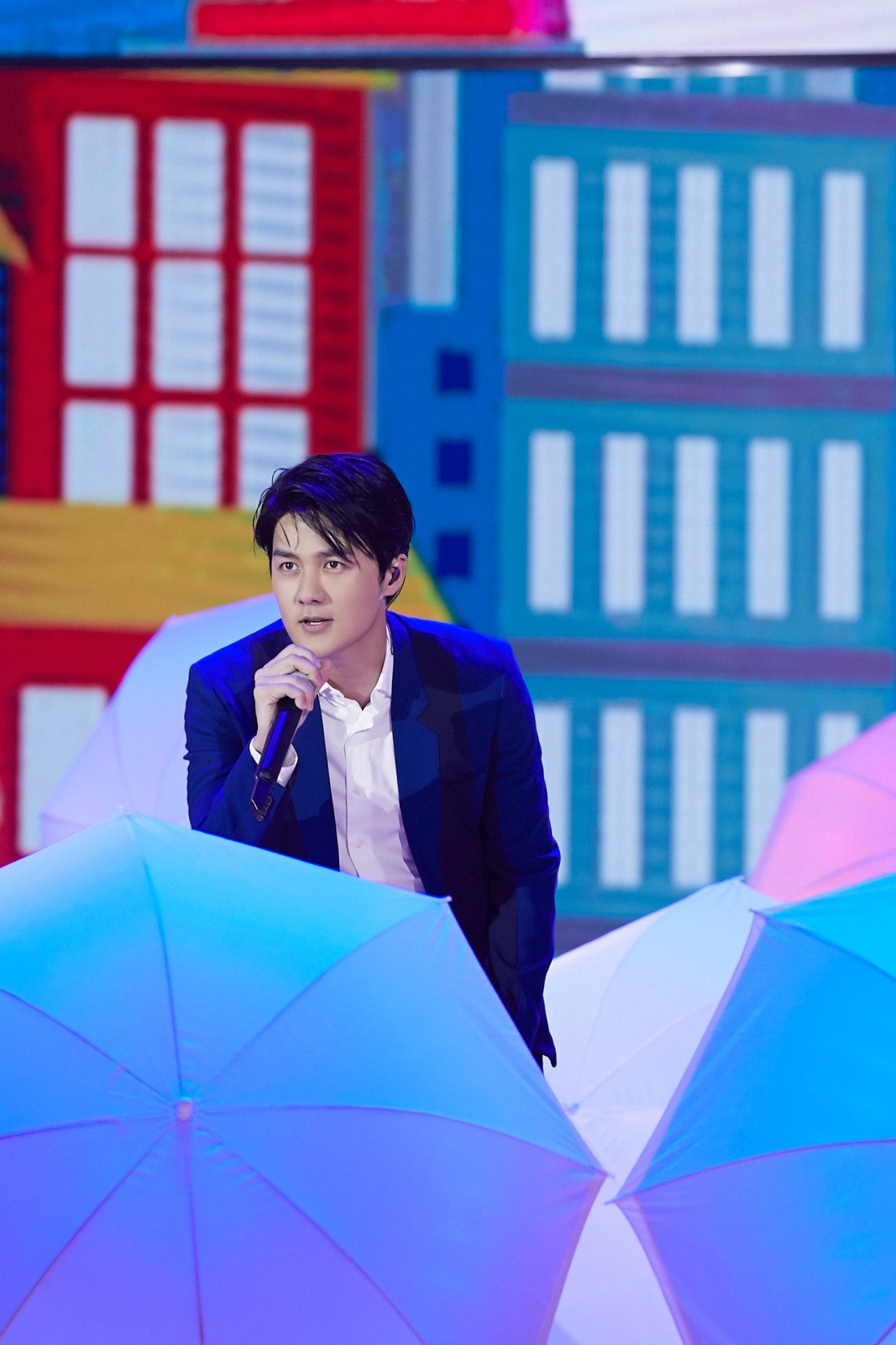 1525680787447142.jpg 吳克群獻唱《為你寫(xiě)詩(shī)》.jpg